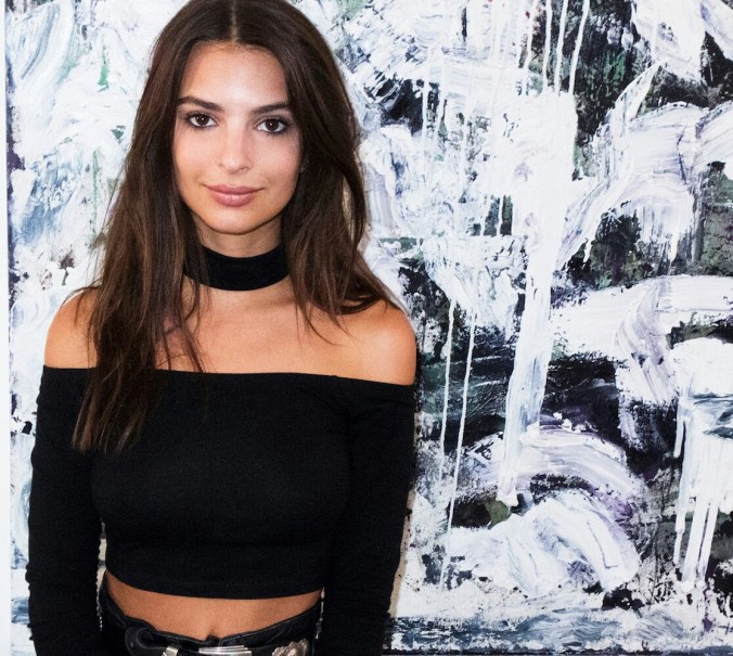 emily-ratajkowski-at-uta-artists-space-art-distr-3