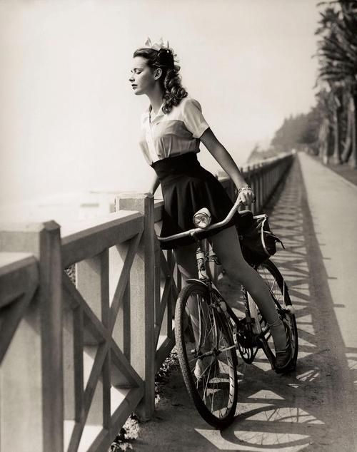 girl-on-bike-santa-monica-bluffs-vintage-1