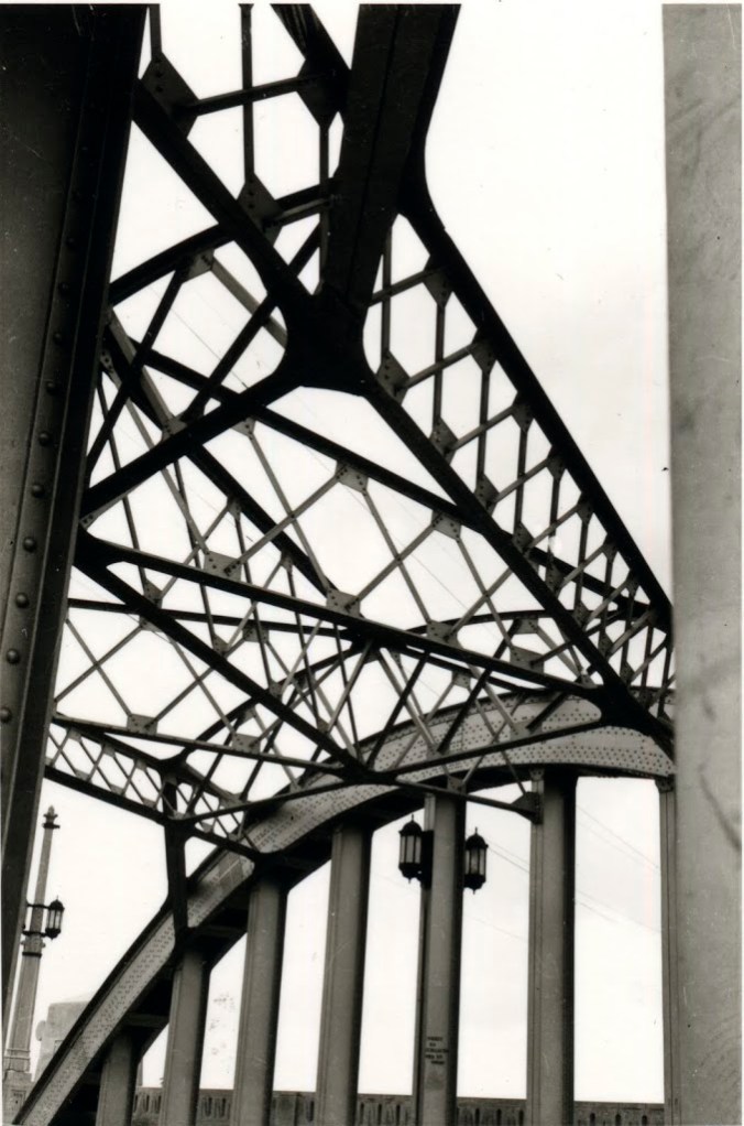 juliusshulman-santa-monica-bridge-on-6th-street