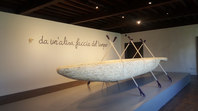 Jan-Fabre.-Glass-and-Bone-Sculptures-1977-2017-exhibition-view-at-Abbazia-di-San-Gregorio-Venezia-2017-9