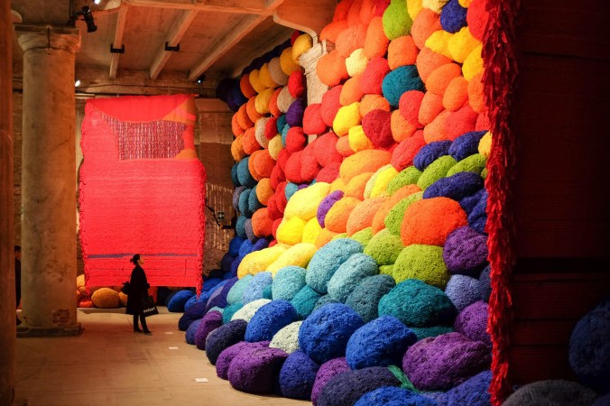 Venezia Sheila-Hicks-Venice-Biennale-2017